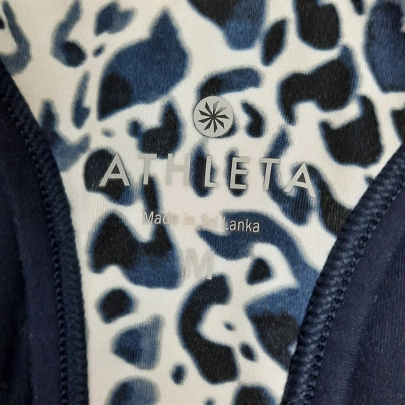 Athleta Mixed Inversion Tank Navy & White Cheeta Print Yoga Size Medium Women's - Picture 8 of 8